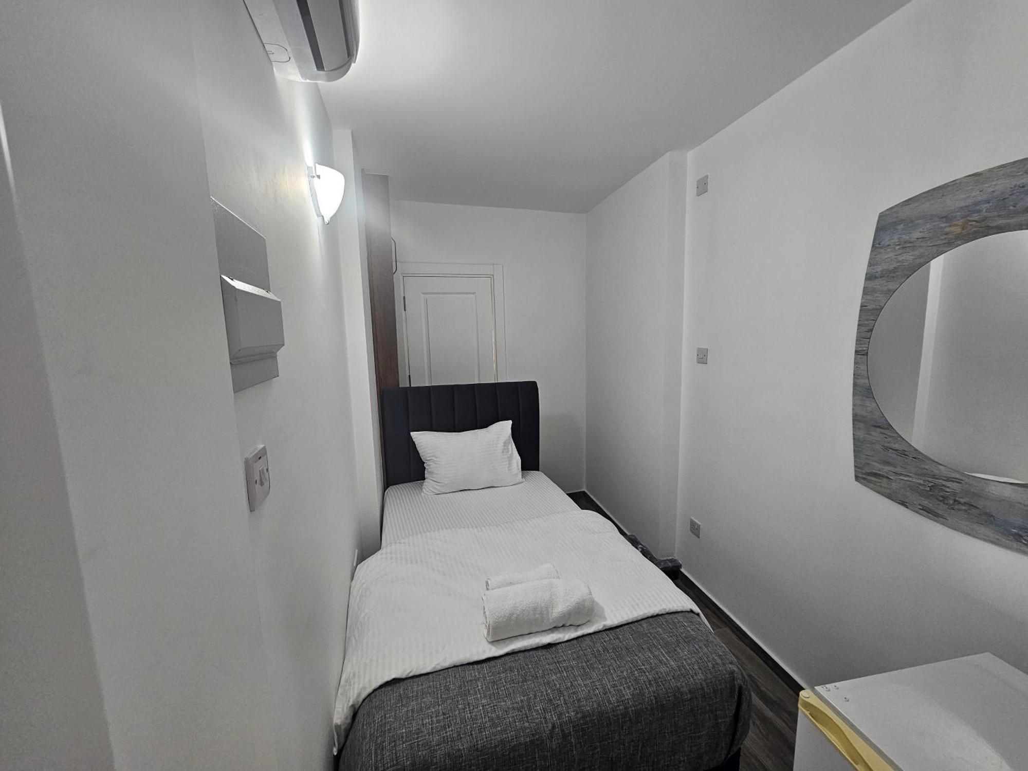 Cyprus Harbour Suites Kyrenia  Eksteriør billede
