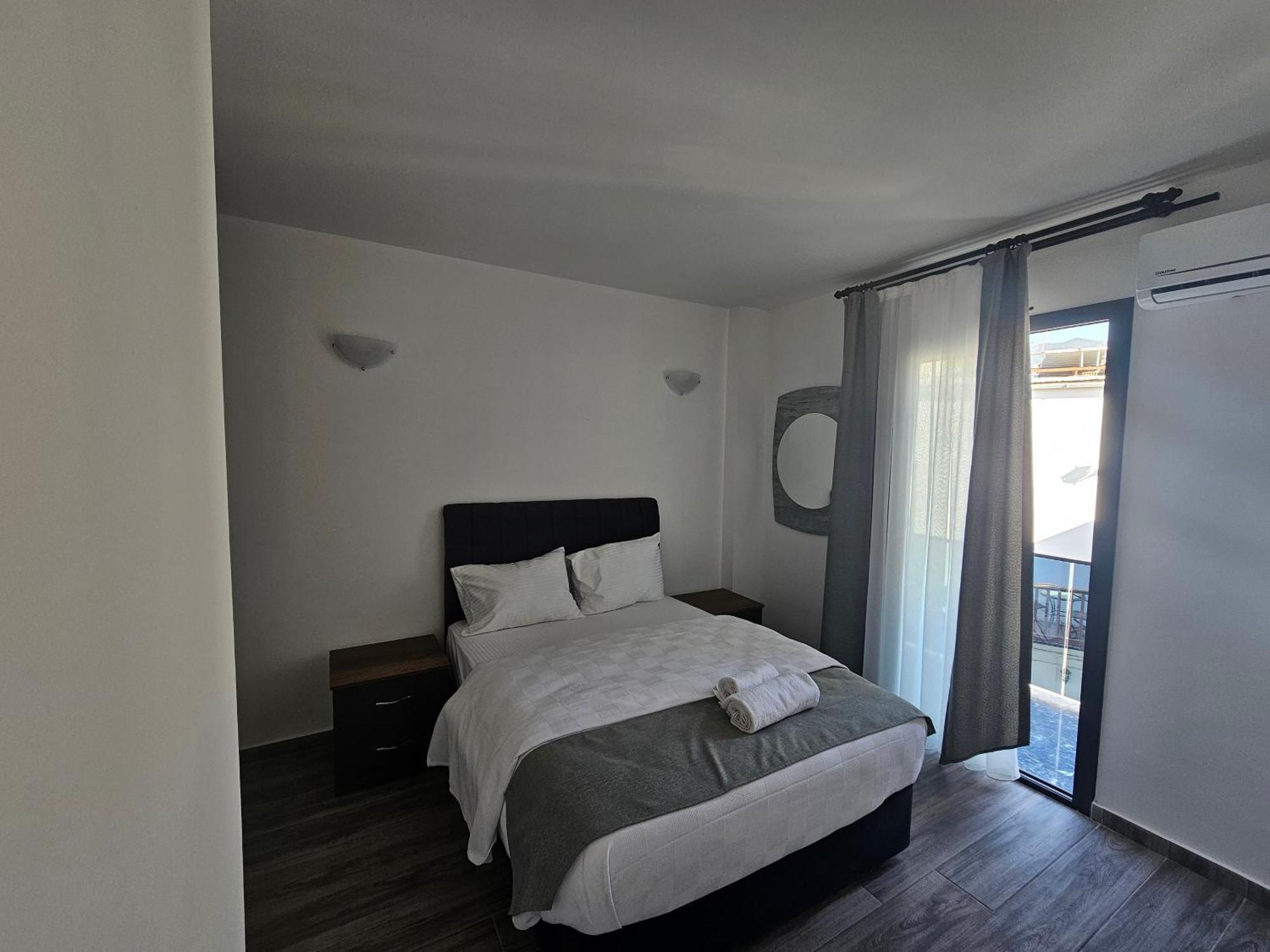 Cyprus Harbour Suites Kyrenia  Eksteriør billede